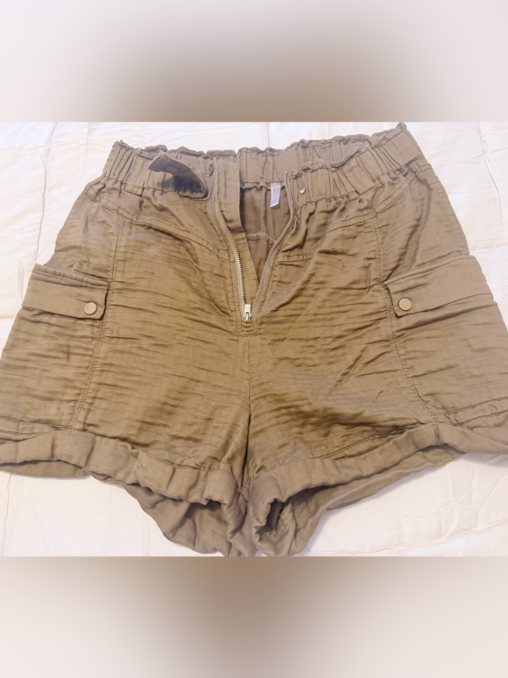 Free People Olive Utility Paperbag high Waist Cargo Shorts size Large.